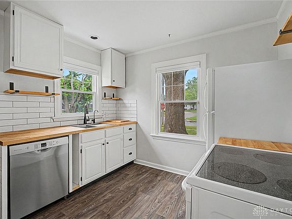 4th image of 2901 Lansing Dr