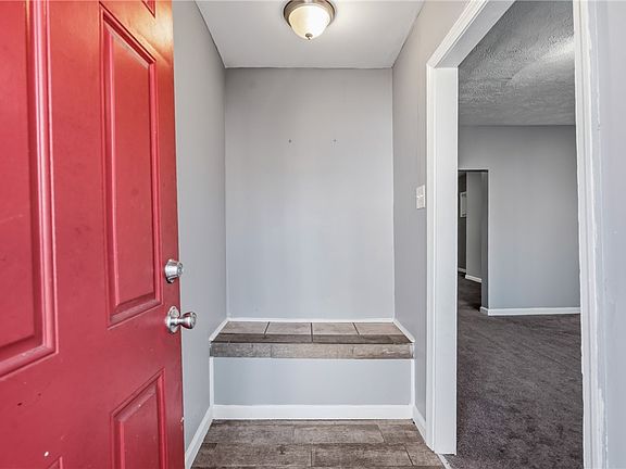 4th image of 212 8th St