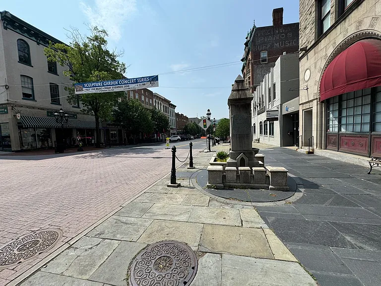 535 Main St #17 — Photo 23