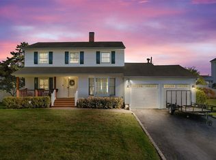 179 Nimbus Rd, Holbrook, NY 11741