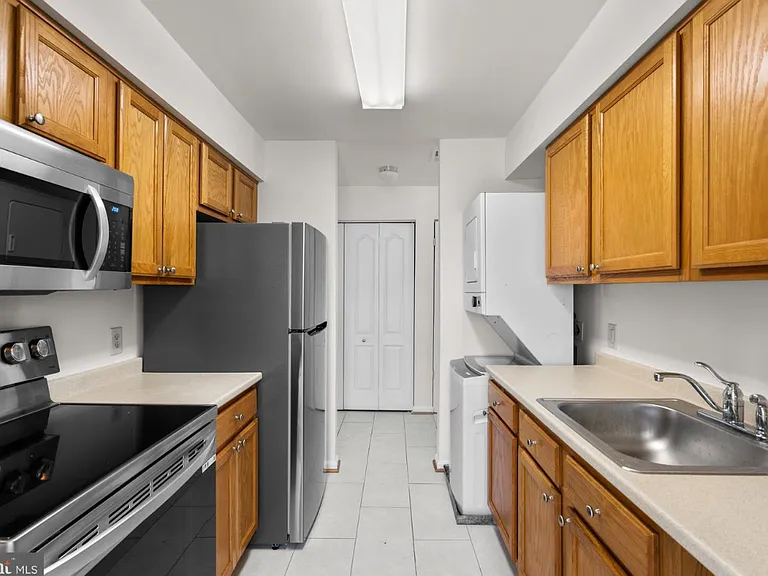 8387 Montgomery Run Rd #E — Photo 2