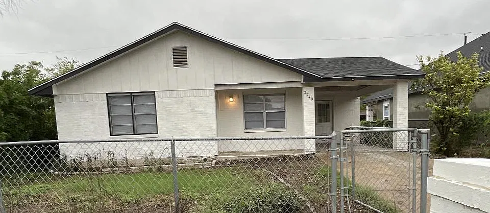 2740 Katrina Ave