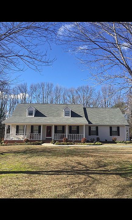 House with two car garage 