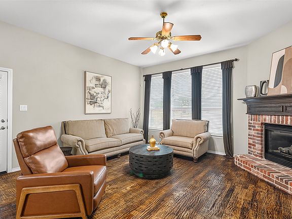 3rd image of 2185 Goliad Cir