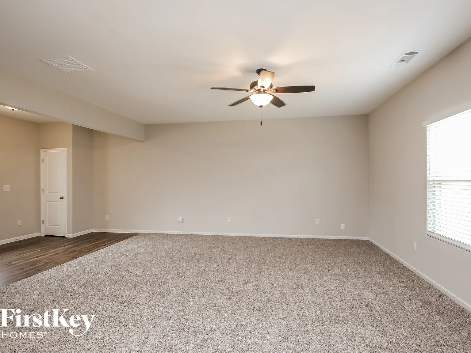 3 bed, 2.5 bath, 1832 sqft, $2,435 — Photo 2