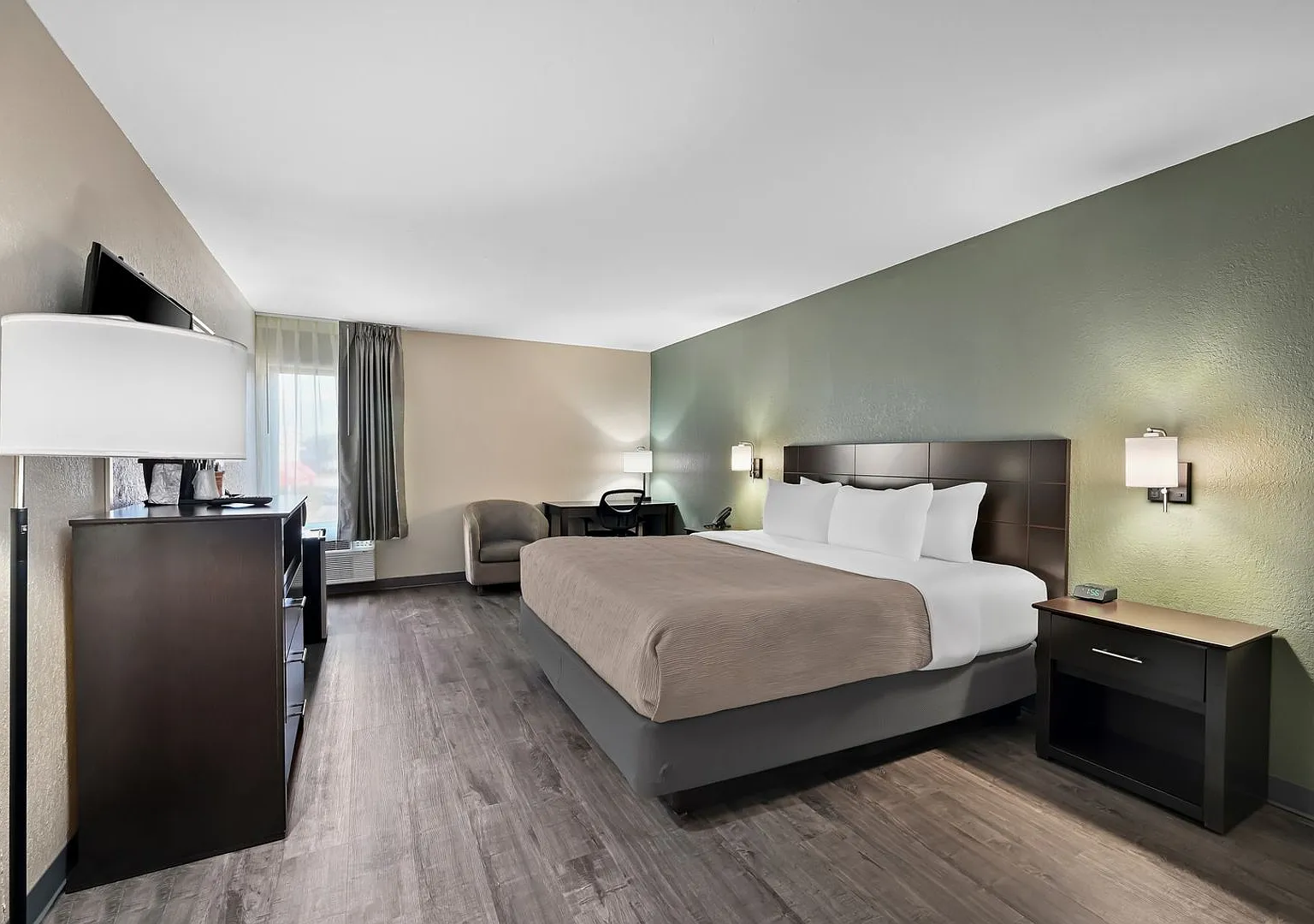 Quality Inn Fort Myers Extended Stay Hotel — Photo 1