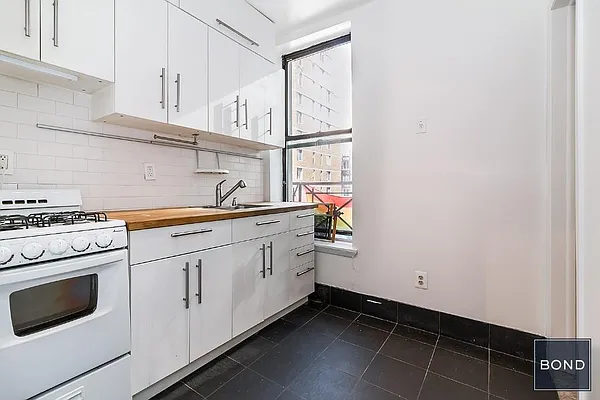 Rented by Bond New York | media 15