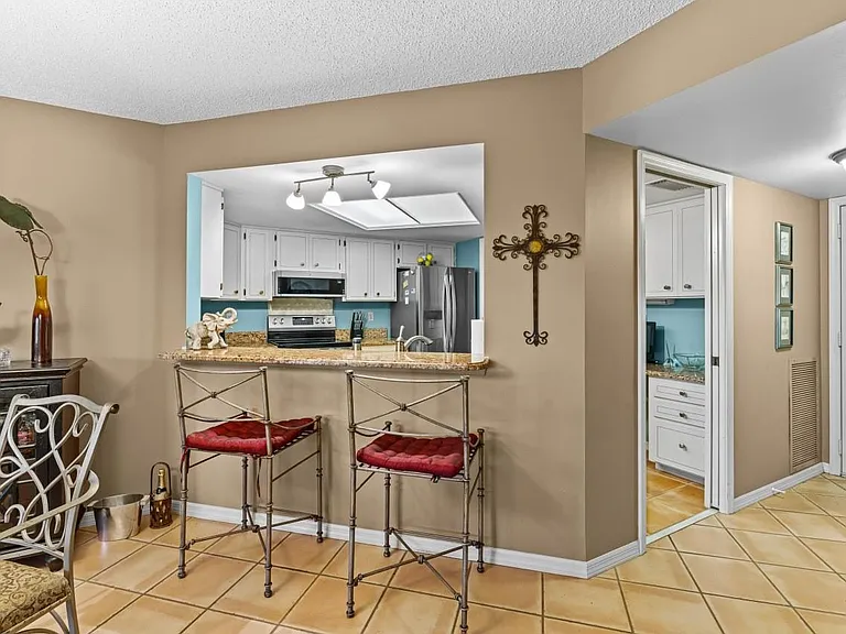 1815 Mooringline Dr #2E — Photo 16