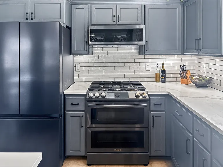 Gas range with double oven conversion