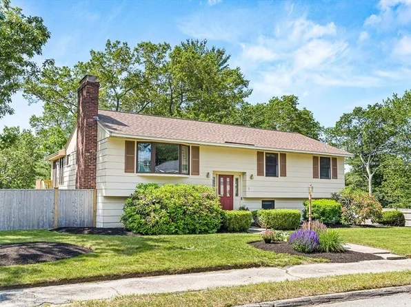 15 Stewart Rd, North Reading, MA 01864