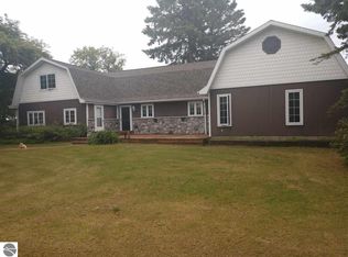 1069 W Engel Rd, West Branch, MI 48661