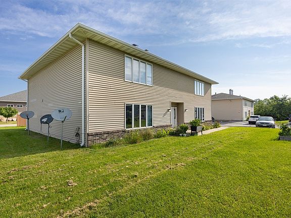 4th image of 1008 Bridgit Ct SE