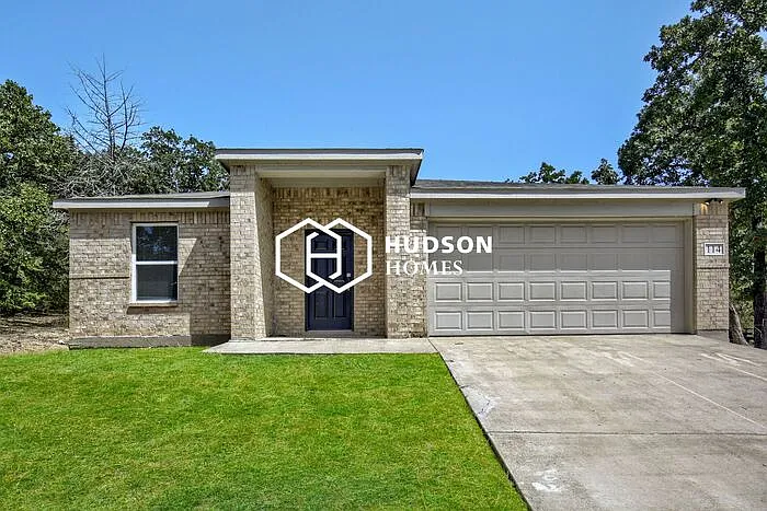 3 bed, 2.0 bath, 1600 sqft, $1,695 — Photo 1