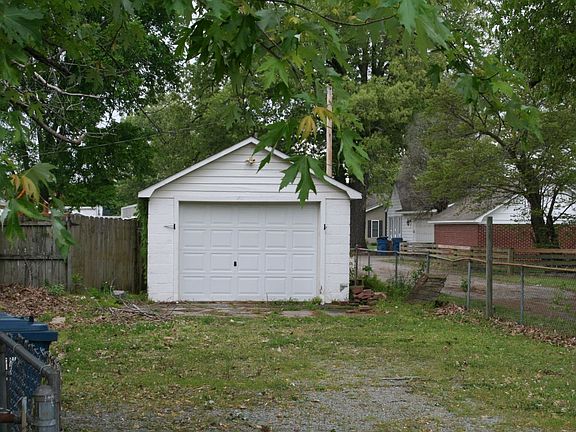 4th image of 212 W Olive St