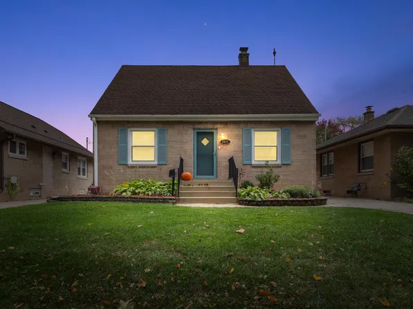 2472 South 95th STREET, West Allis, WI 53227