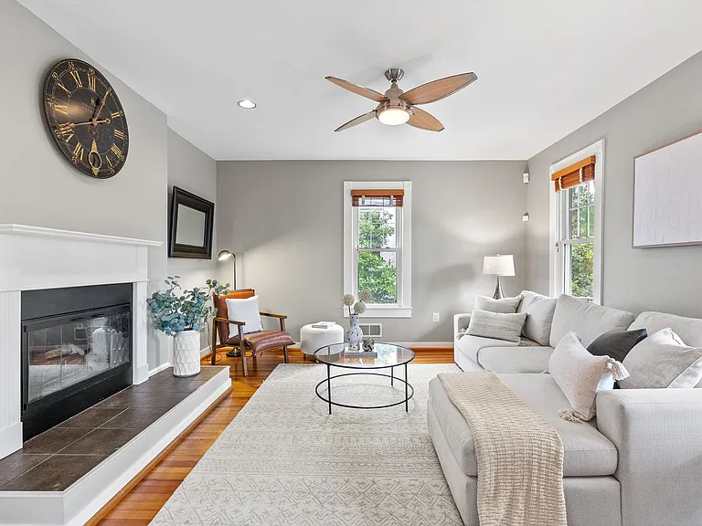 5213 Cathedral Ave NW — Photo 9