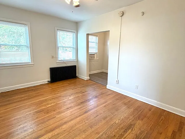 116 44th Street NE — Photo 5