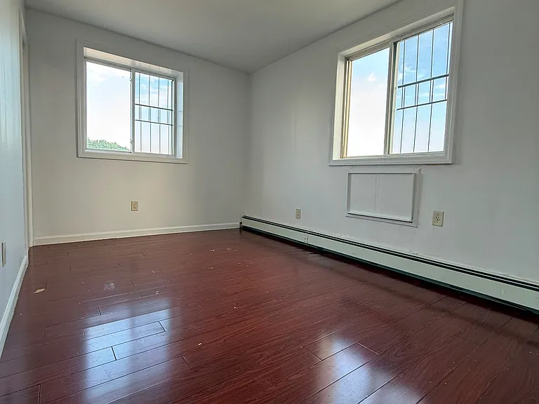 1112 E 211th St #3 — Photo 7