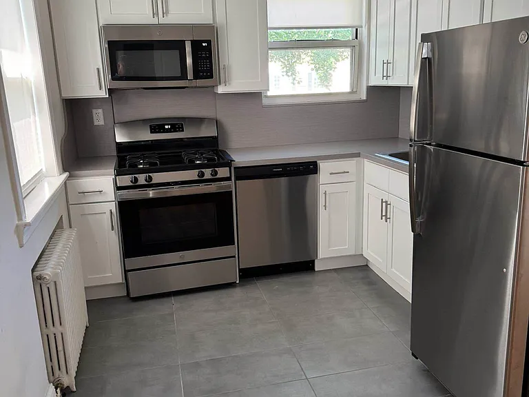 68-45 Cloverdale Blvd #2B — Photo 1