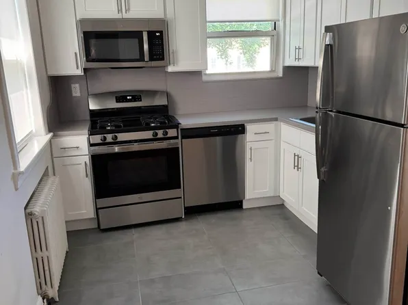 68-45 Cloverdale Blvd #2B, Oakland Gardens, NY 11364