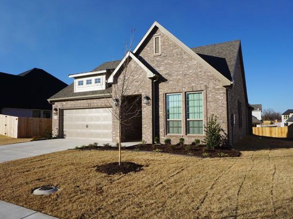 1414 George Robbins Ln