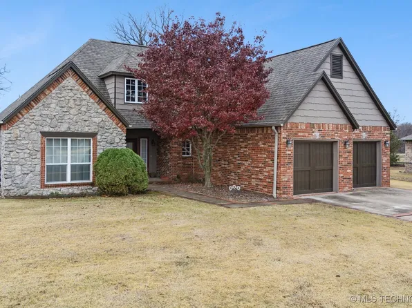 419 Fairway Cir, Grove, OK 74344