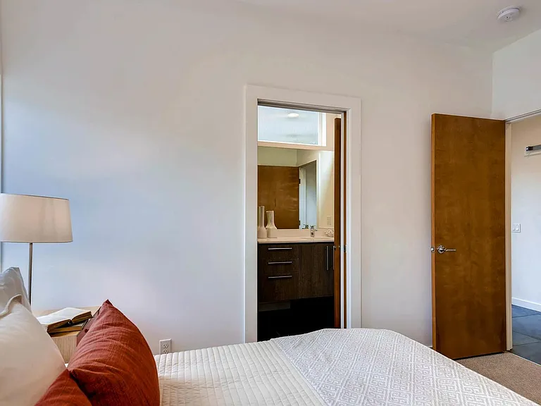 515 Ward St #D — Photo 12