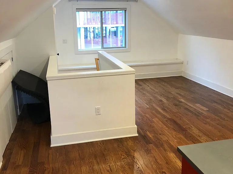 42 Dyke Ln — Photo 3