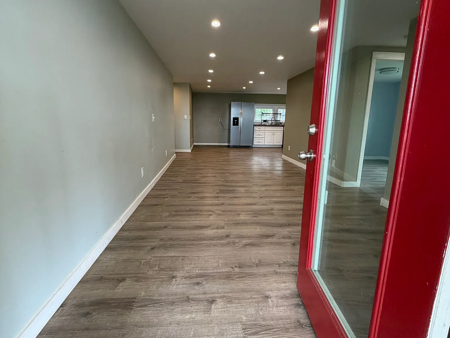 3 bed, 1300 sqft, $3,250 — Photo 1
