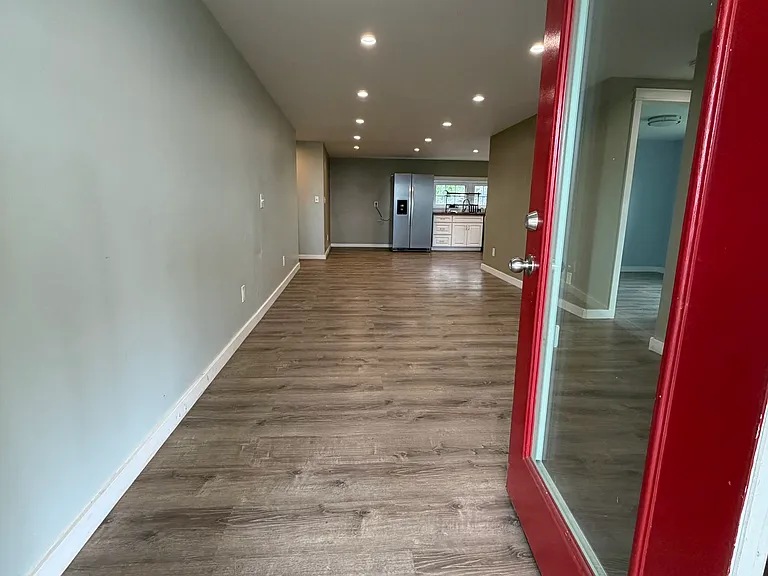 221 Lower Kimo Dr — Photo 1