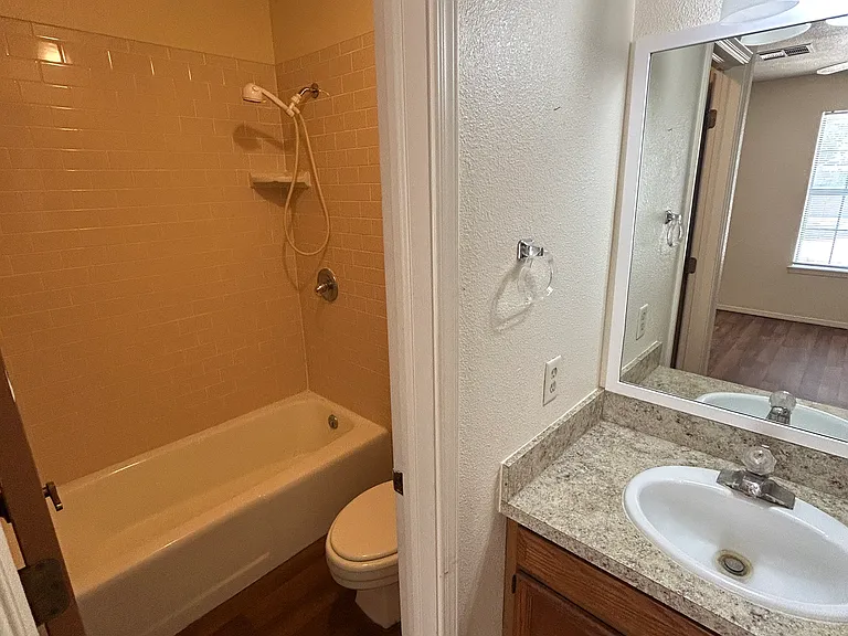 4025 Mary Cir #C — Photo 15