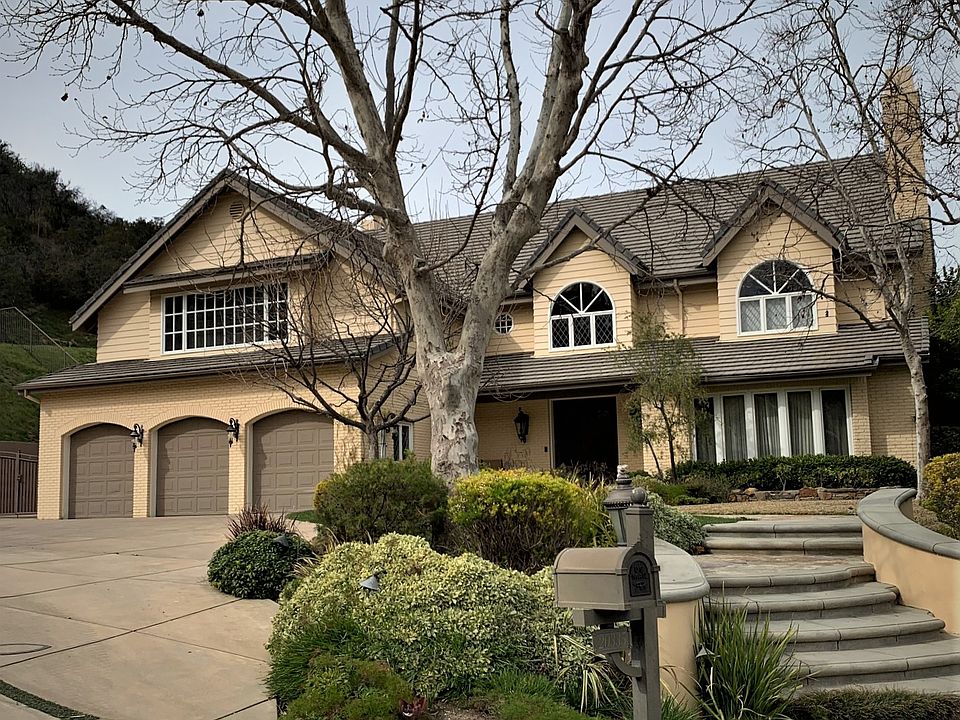 1st image of 20335 Howard Ct