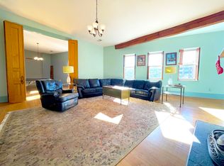 100 W South St APT 3A, Charlottesville, VA 22902