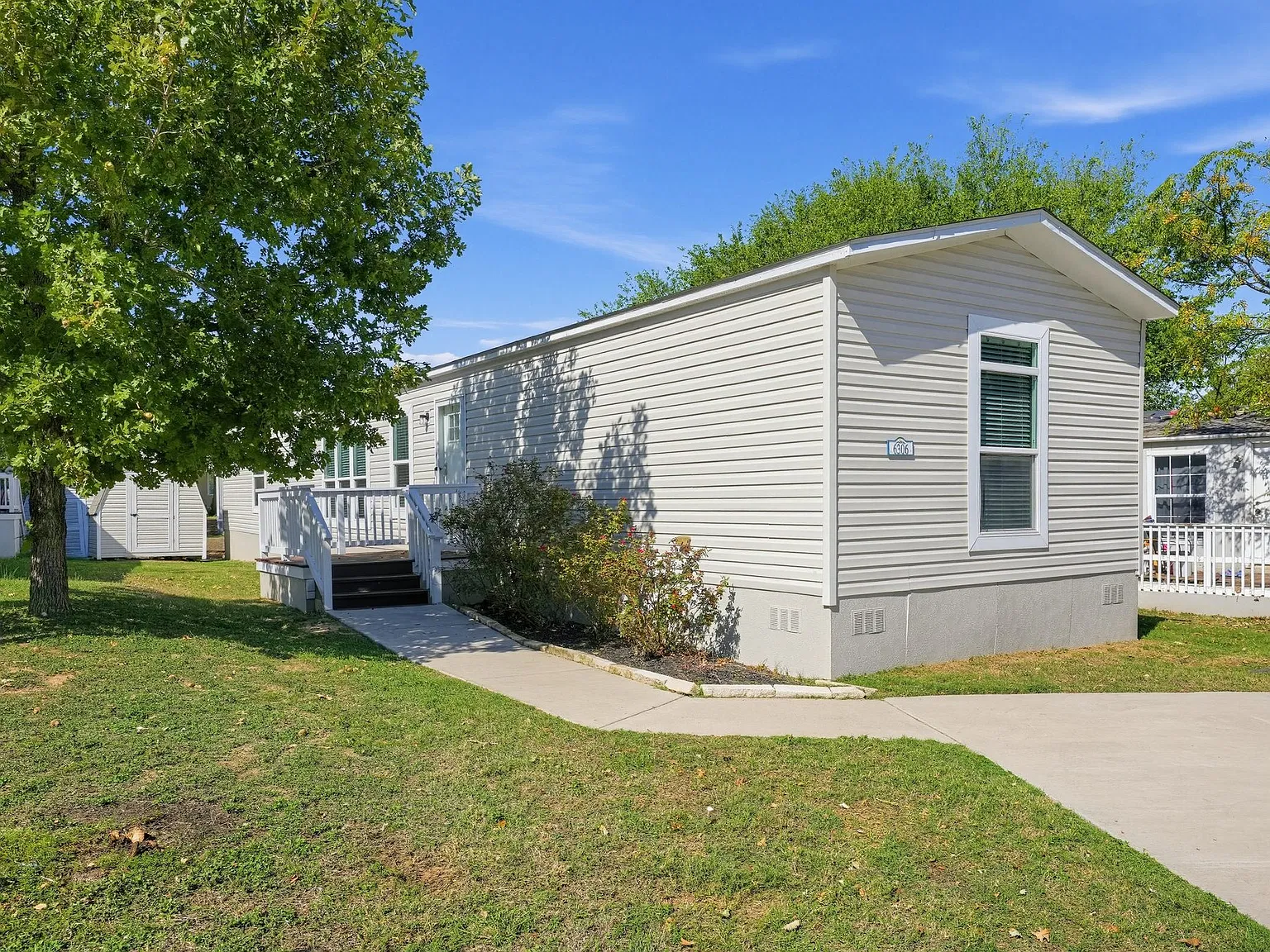 3 bed, 1216 sqft, $1,550 — Photo 2