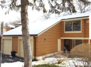 115 Treetop Cir, Nanuet, NY