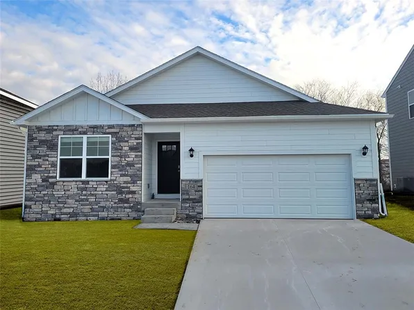 1145 35th St SW, Altoona, IA 50009