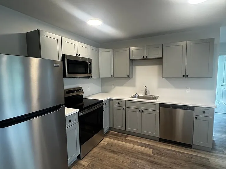 4 Gordon Ln — Photo 22
