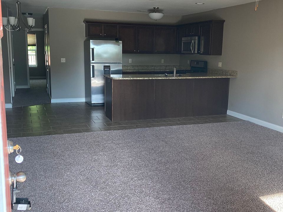 VIEW WHEN YOU COME IN THE FRONT DOOR - OPEN AND SPACIOUS.