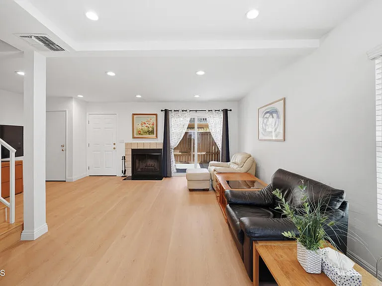 10260 Plainview Ave #12 — Photo 7