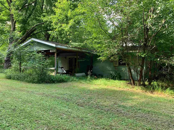 3741 Thorn Rd, Walkerton, IN 46574