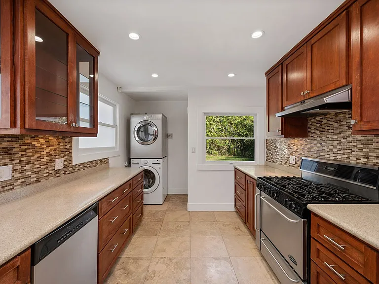 7715 Lexington Ave — Photo 13