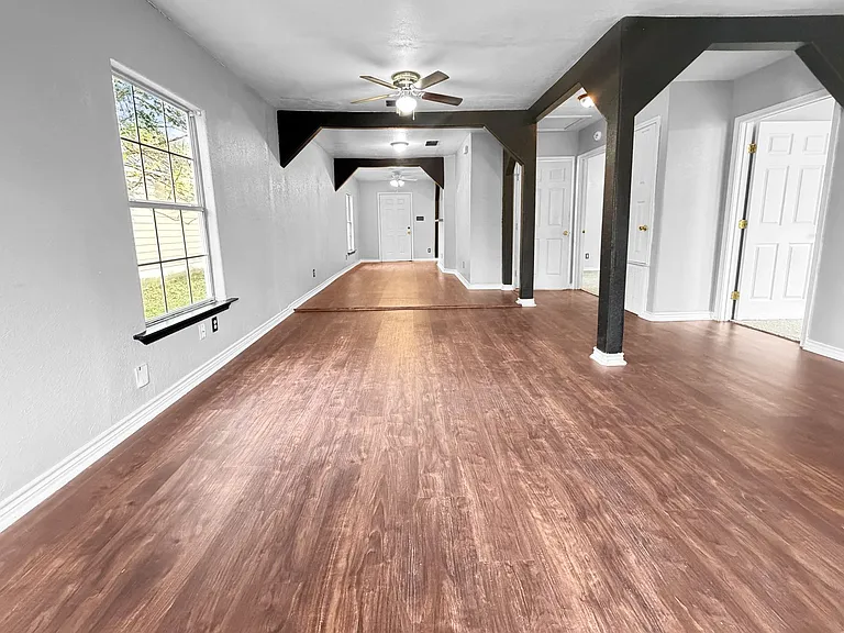 410 Mayborn Dr — Photo 4