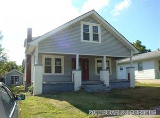 111 Leeds Ave, Eldon, MO 65026