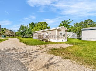 1302 N Battlebell Rd, Highlands, TX 77562