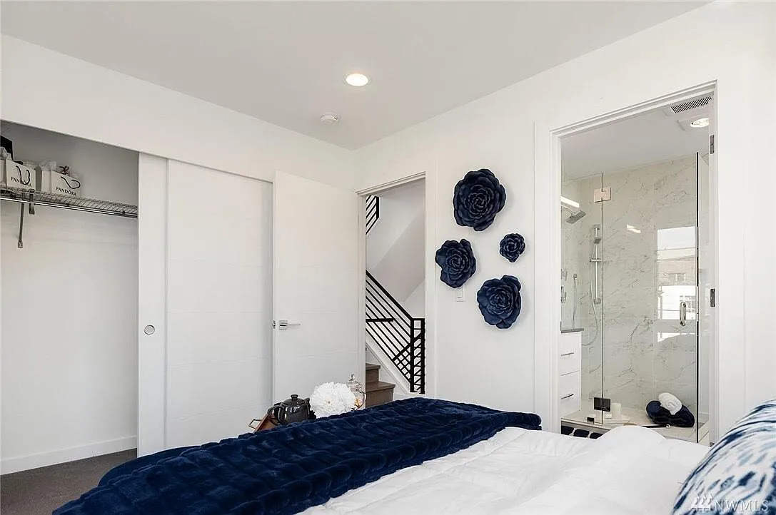 2 bed, 1230 sqft, $3,700 — Photo 1