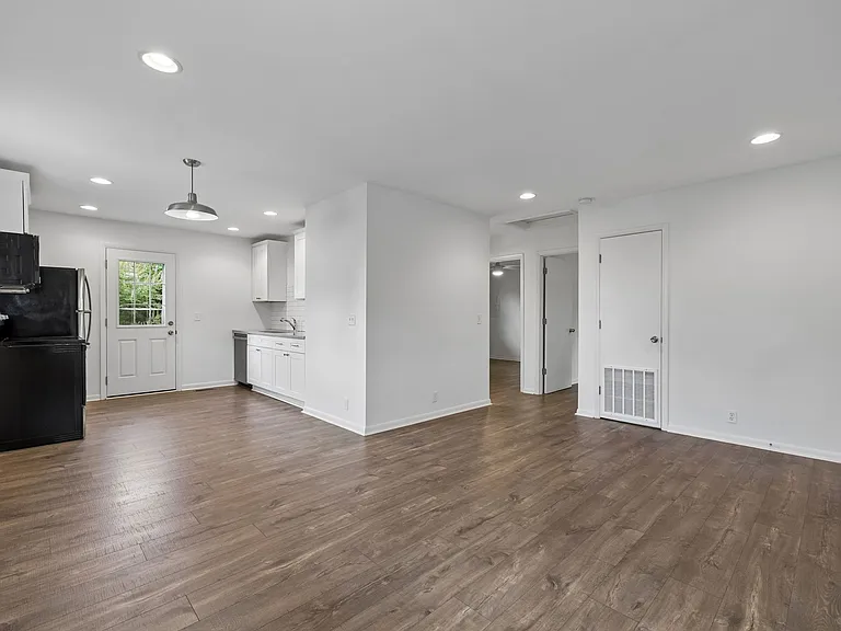 202 S 16th St — Photo 11