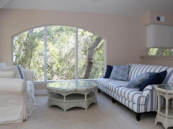 5th image of 2820B Mantanzas Ave