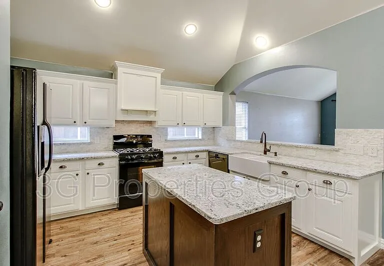 4516 Highridge Dr — Photo 14