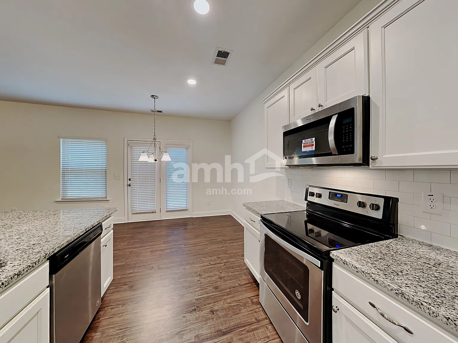 4 bed, 2.5 bath, 2326 sqft, $2,210 — Photo 3