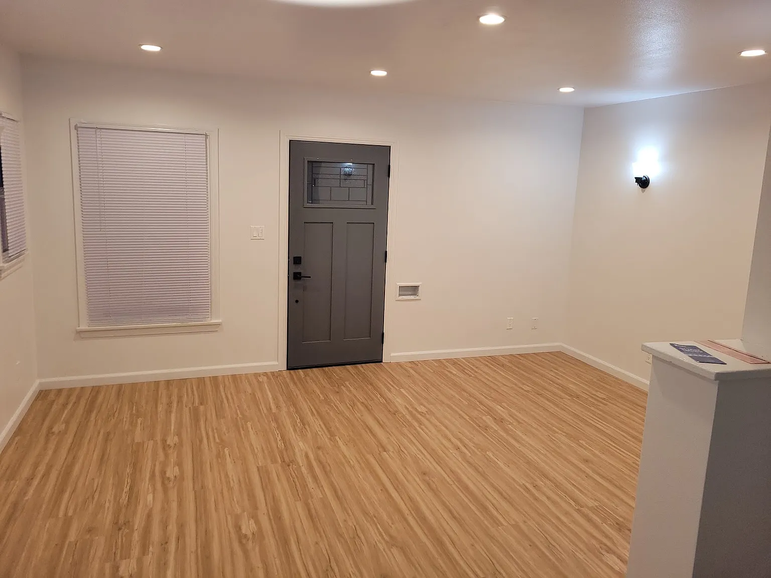 2 bed, 932 sqft, $2,985 — Photo 4